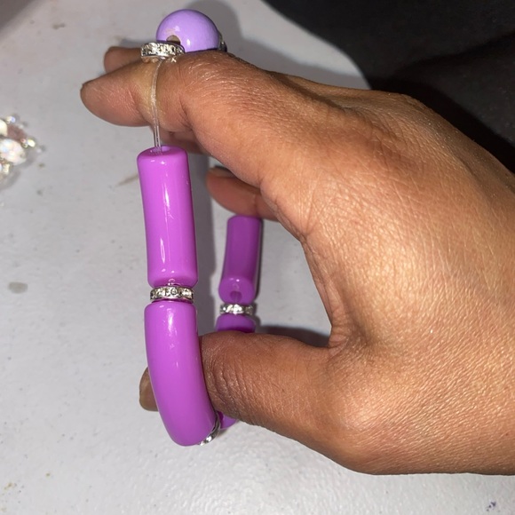 Modern Purple Beaded Bracelet with Silver Accents - Picture 3 of 5